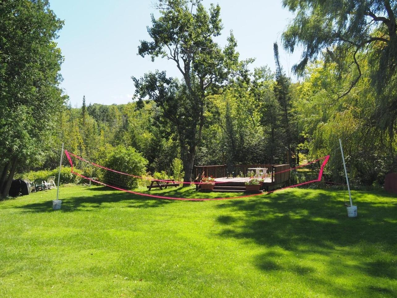 Sleeping Bear Riverside Cabins - Cabin #1 Honor Exterior foto