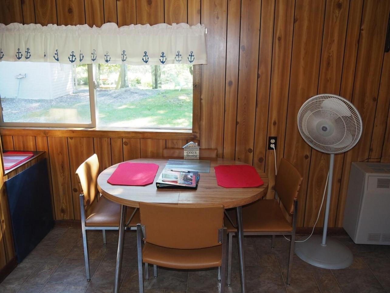 Sleeping Bear Riverside Cabins - Cabin #1 Honor Exterior foto