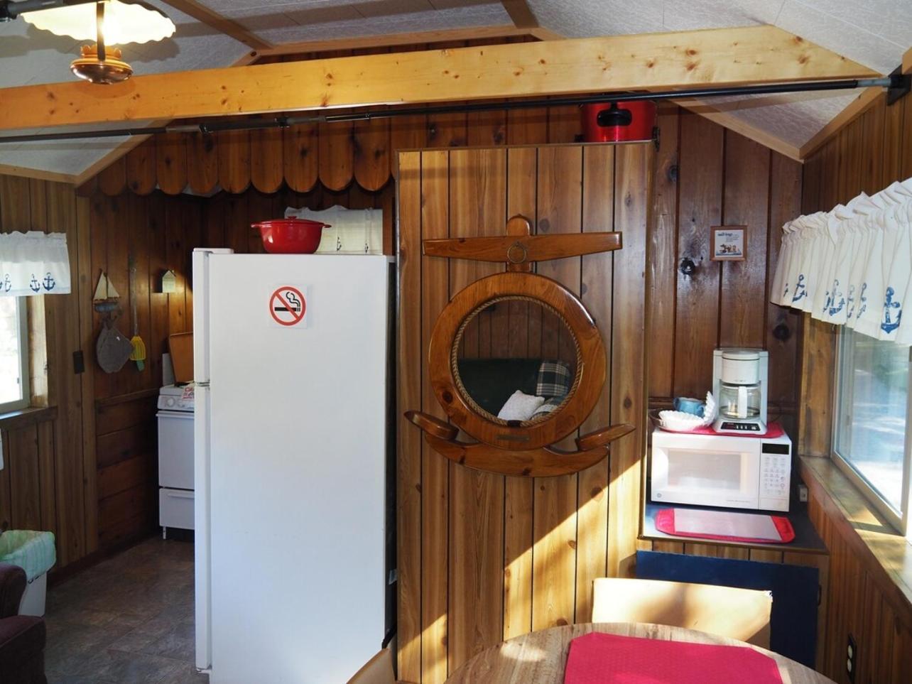 Sleeping Bear Riverside Cabins - Cabin #1 Honor Exterior foto