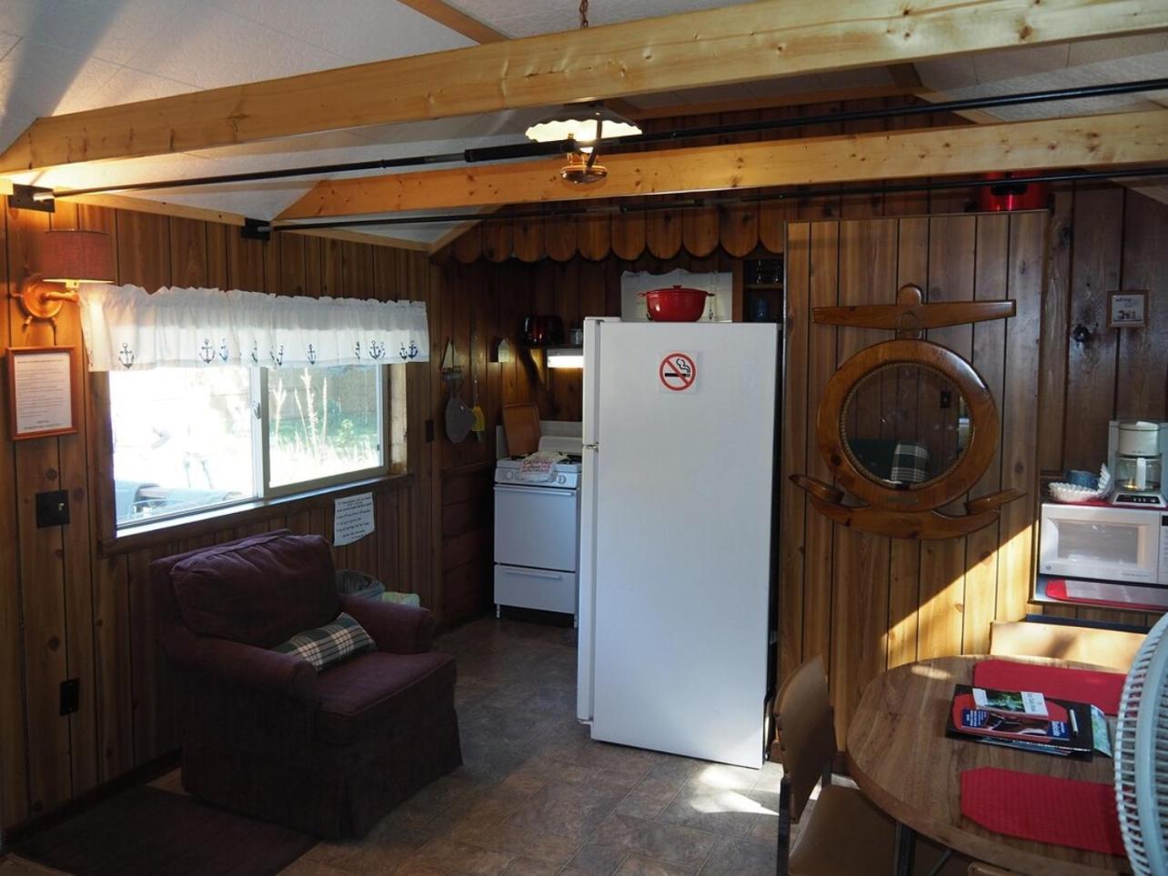 Sleeping Bear Riverside Cabins - Cabin #1 Honor Exterior foto